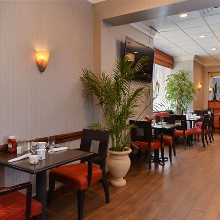 Holiday Inn New London By Ihg Exterior photo