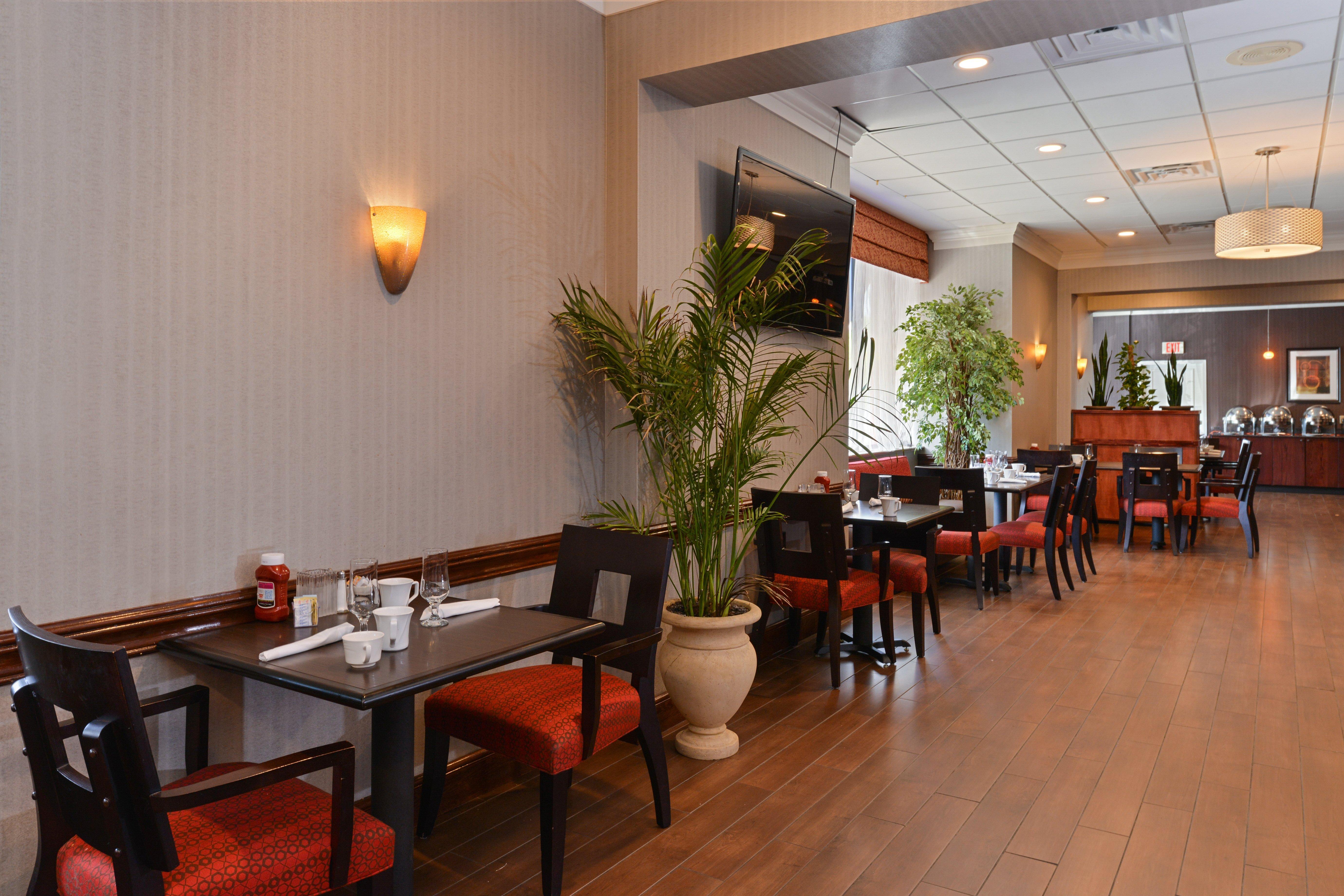 Holiday Inn New London By Ihg Exterior photo