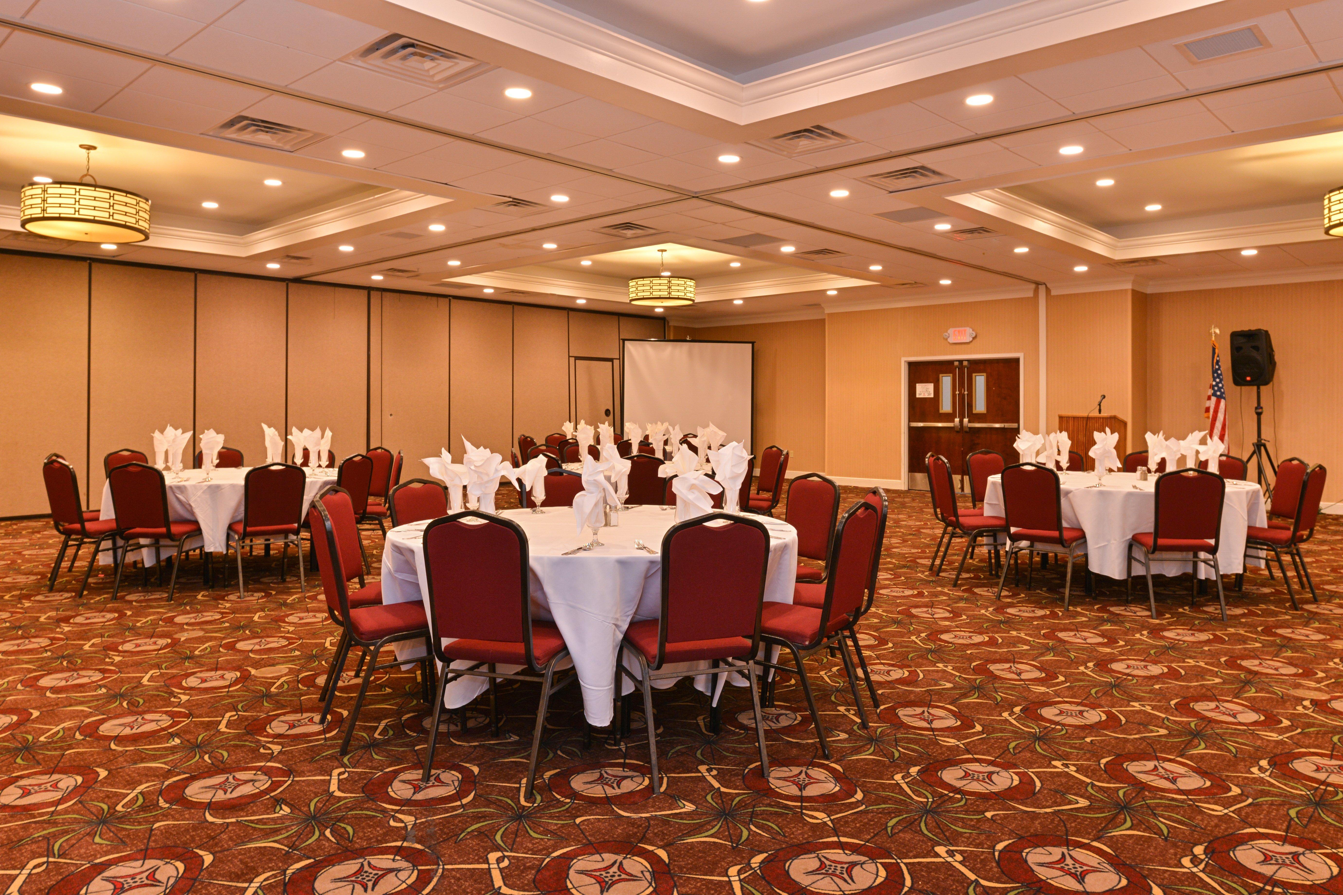 Holiday Inn New London By Ihg Exterior photo