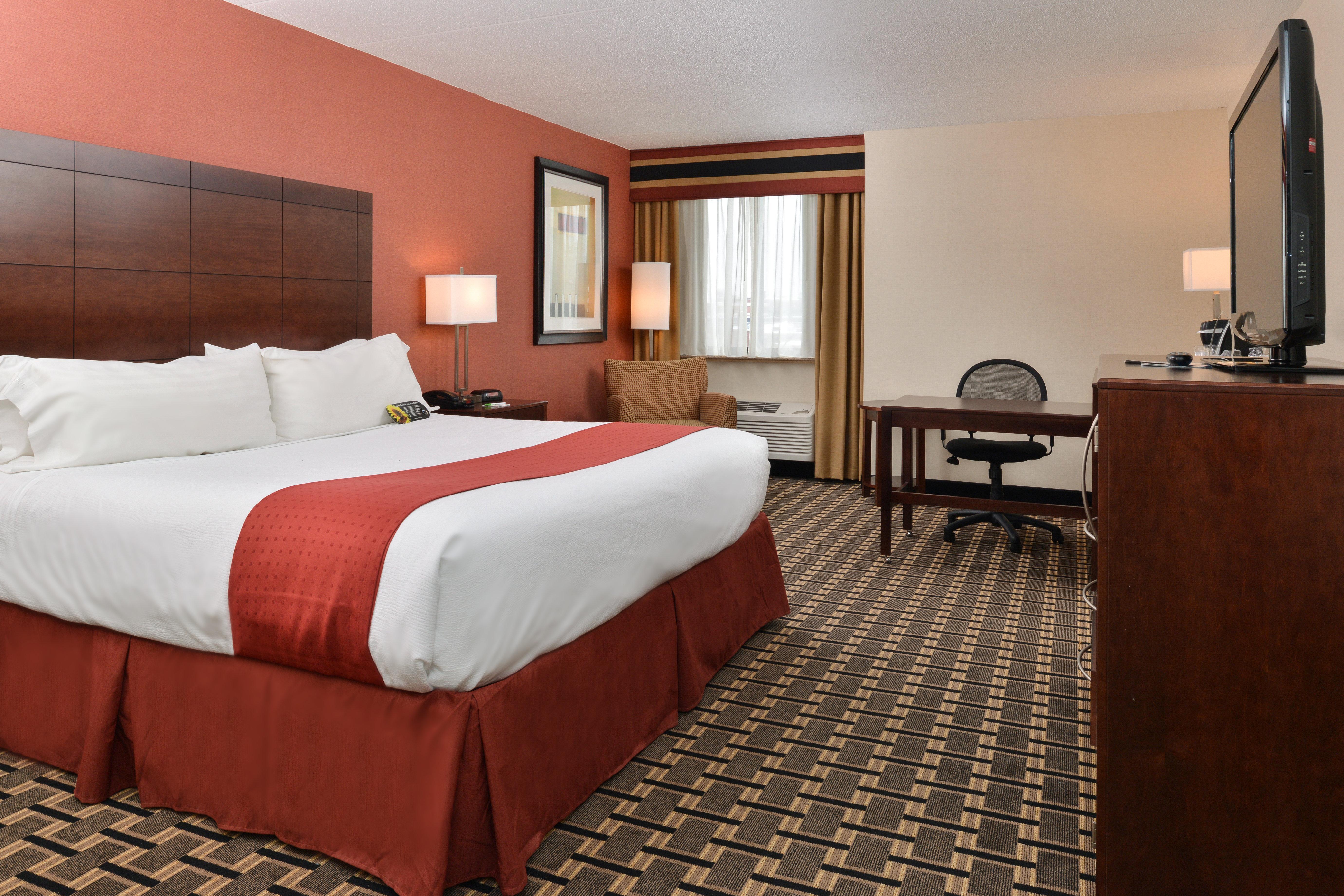 Holiday Inn New London By Ihg Exterior photo