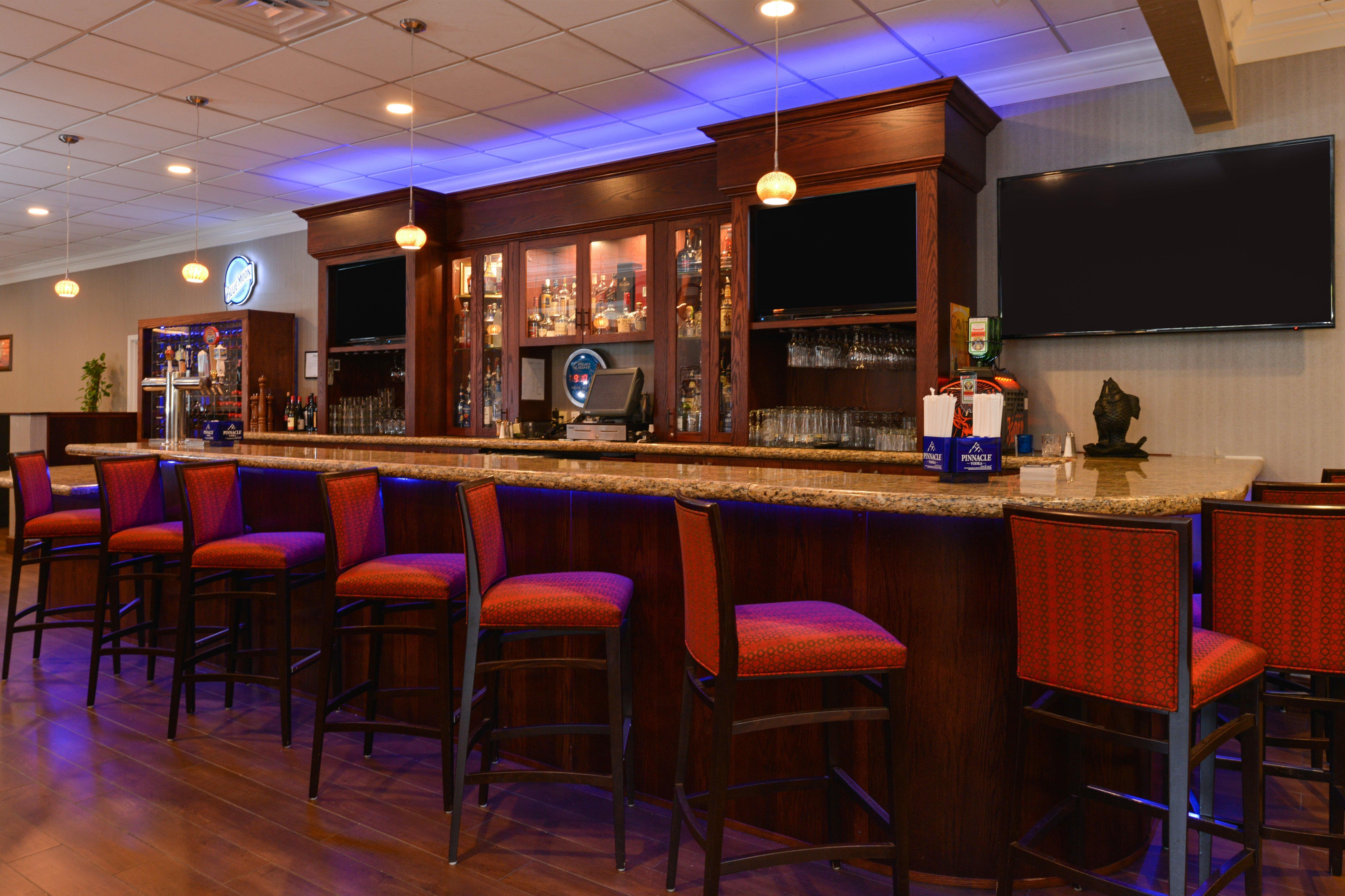 Holiday Inn New London By Ihg Exterior photo