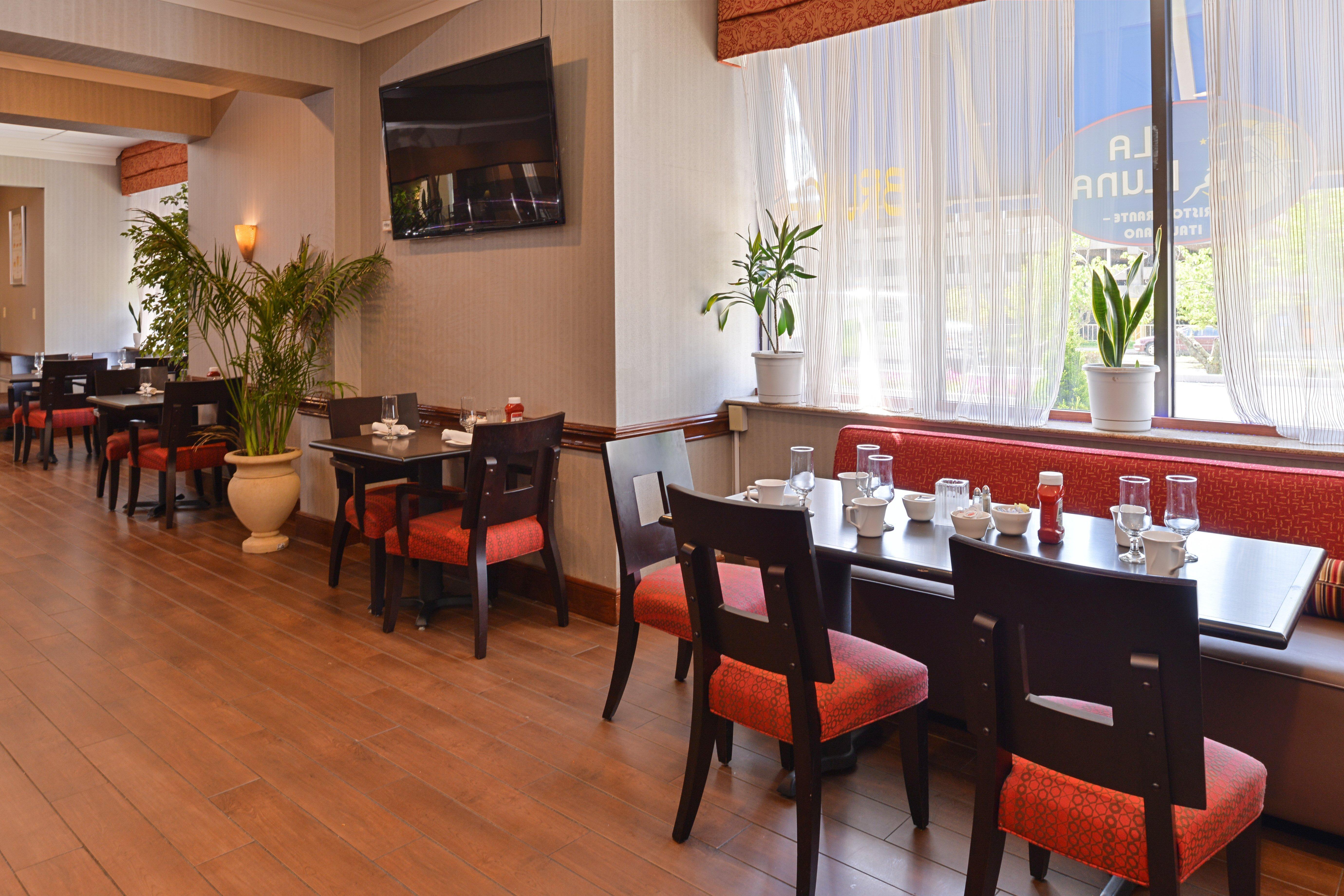 Holiday Inn New London By Ihg Exterior photo
