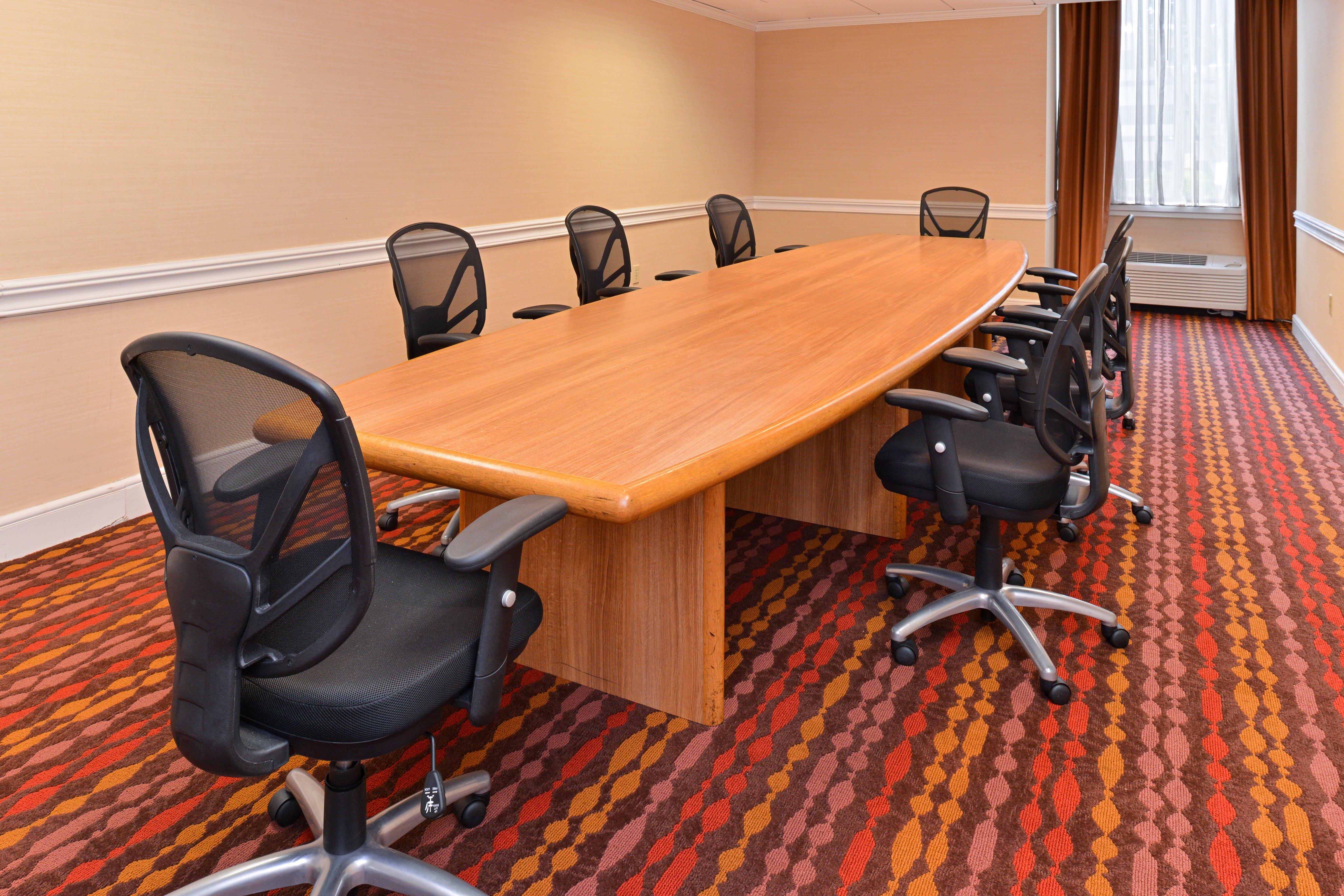 Holiday Inn New London By Ihg Exterior photo